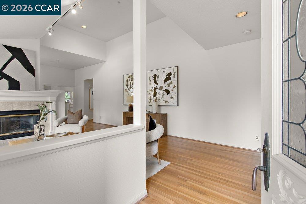 1901 Lakeshire Dr Property Photo 4