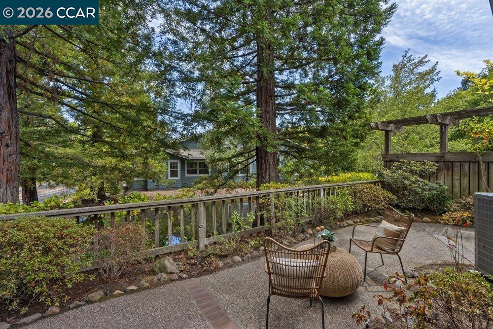 1901 Lakeshire Dr Property Photo 35