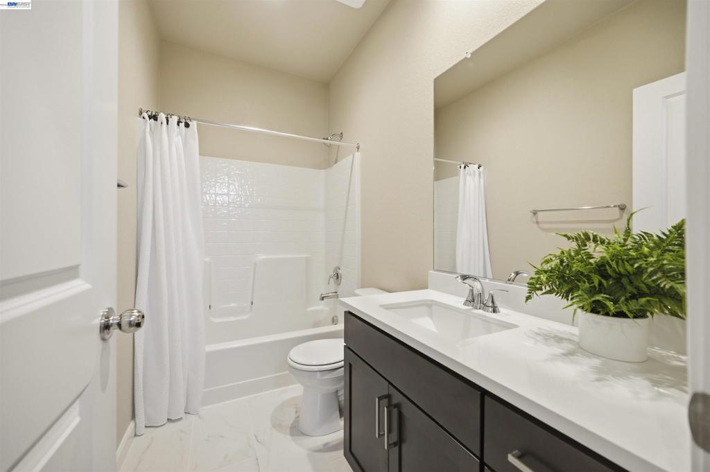 200 De Bord Dr Property Photo 47