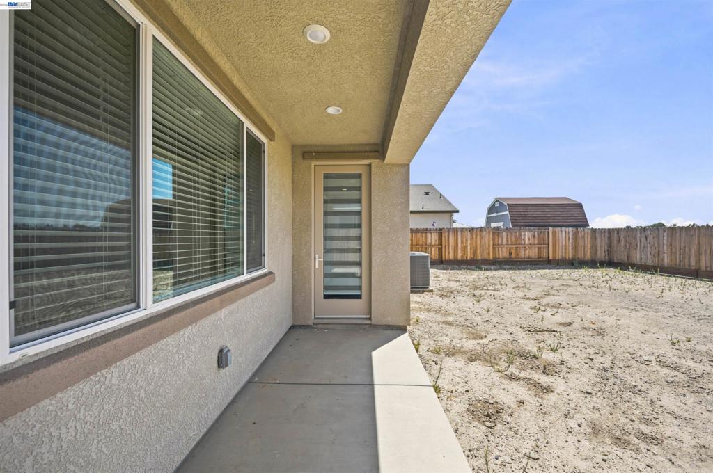 200 De Bord Dr Property Photo 49