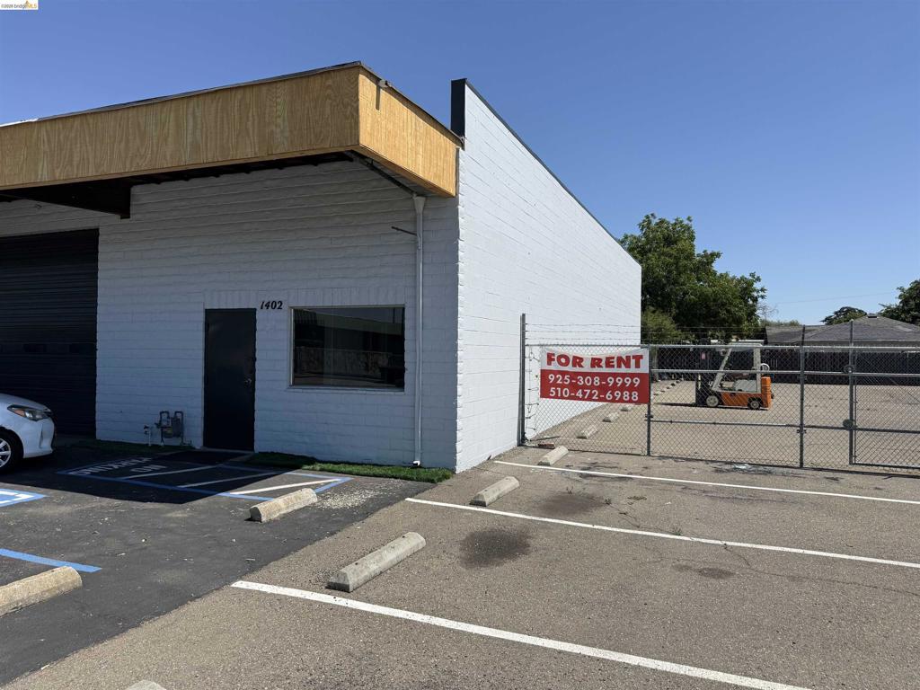 1402 Bourbon St Property Photo 2