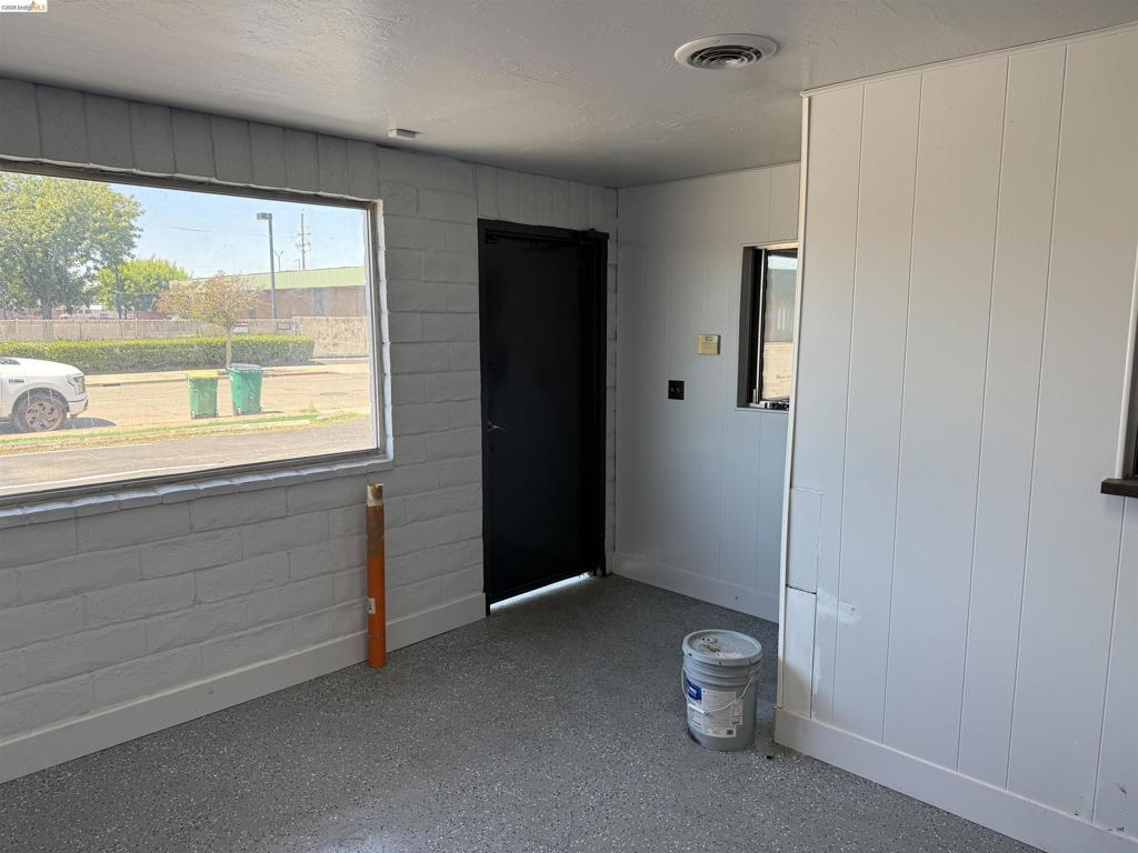 1402 Bourbon St Property Photo 15