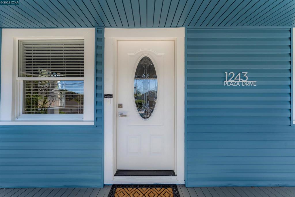 1243 Plaza Dr Property Photo 2