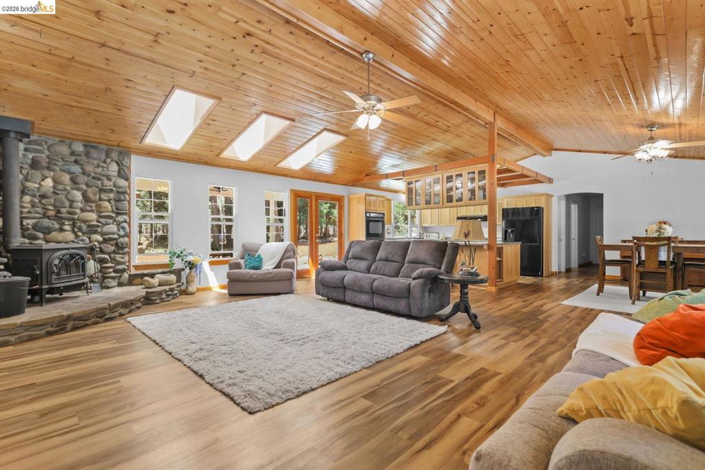 31444 Emigrant Trl Property Photo 1