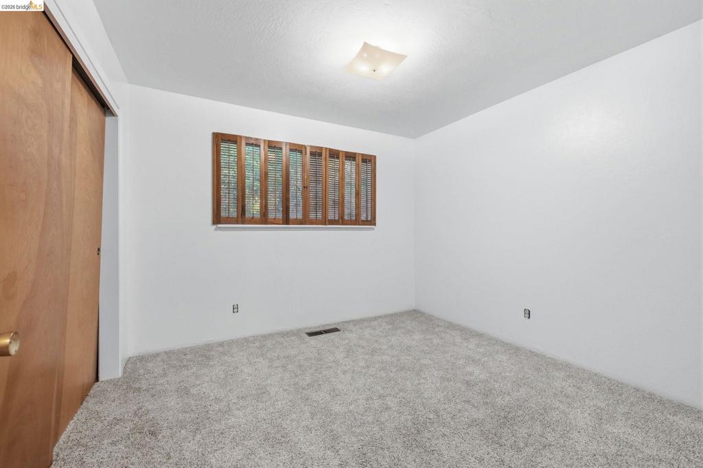 488 E Jackson St Property Photo 22