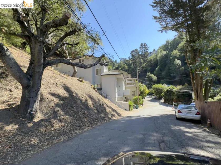7243 Thorndale Drive Property Photo 8