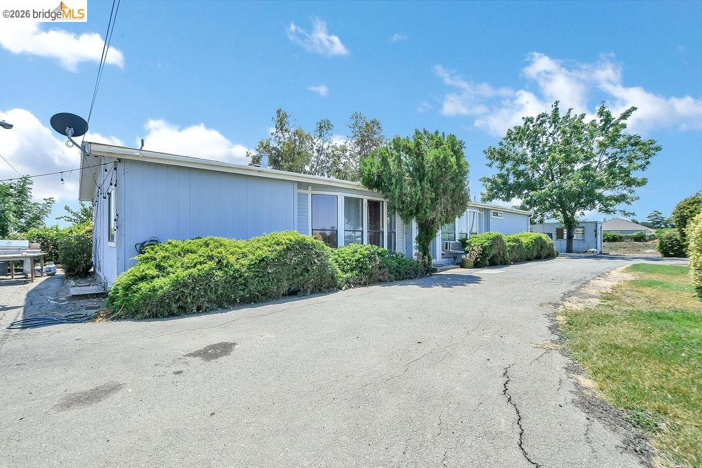 1700 Eureka Ave Property Photo 39