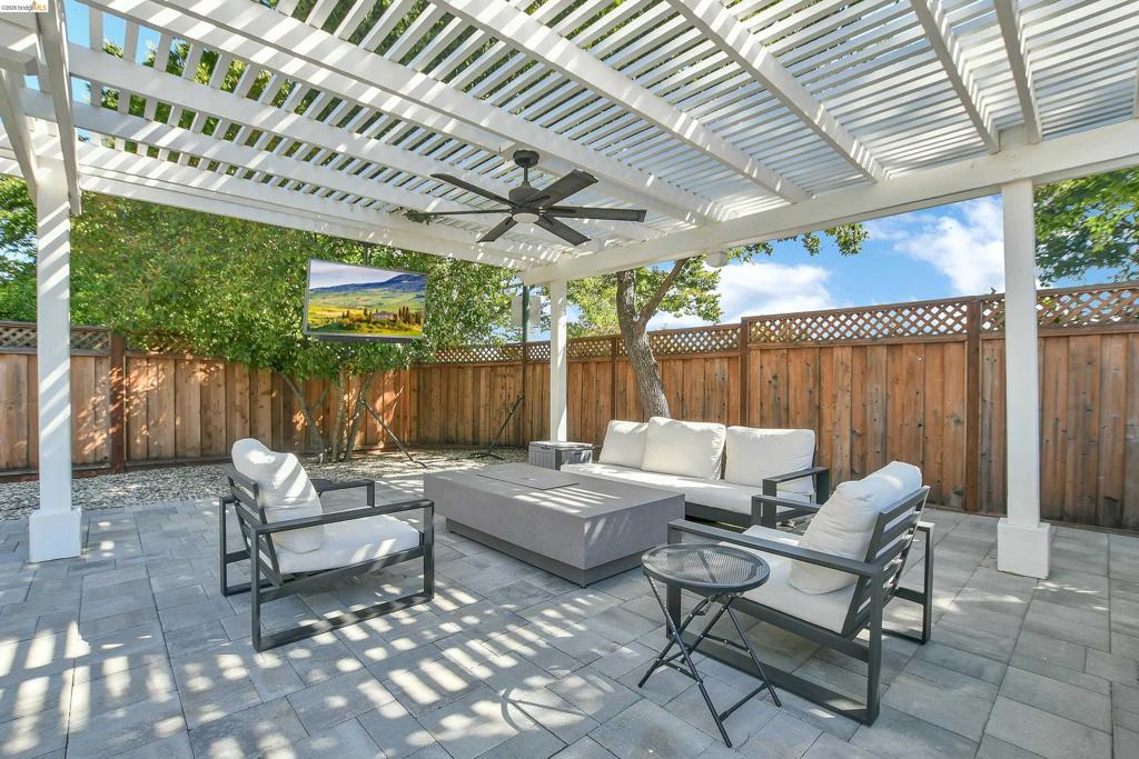 2622 Breton Pl Property Photo 33