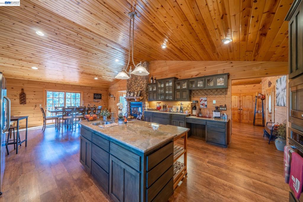 6775 Trailhead Ct Property Photo 5
