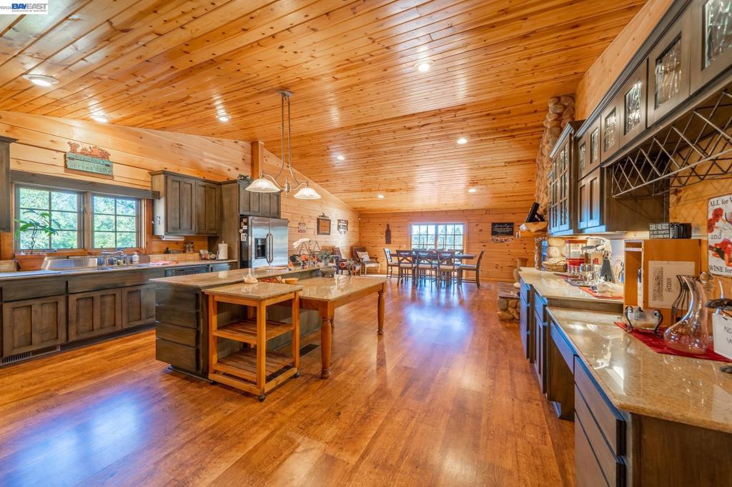 6775 Trailhead Ct Property Photo 6