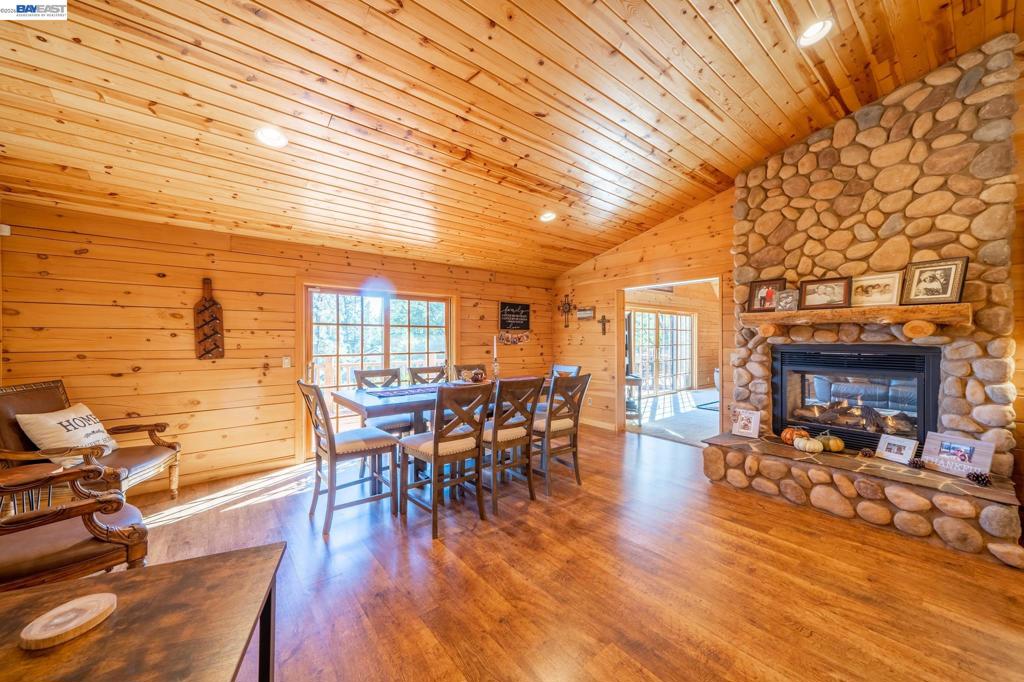 6775 Trailhead Ct Property Photo 7