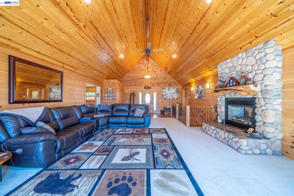 6775 Trailhead Ct Property Photo 8