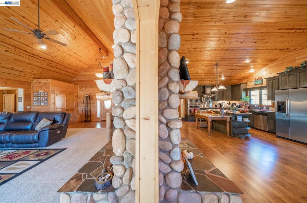 6775 Trailhead Ct Property Photo 10