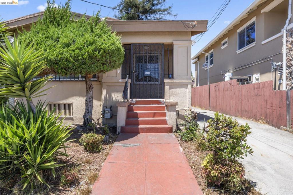 1439 92nd Ave. Property Photo 1