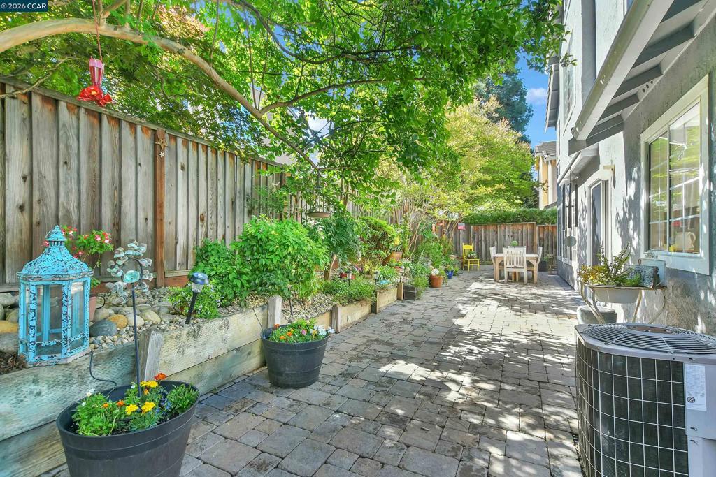 280 Brady Street Property Photo 33