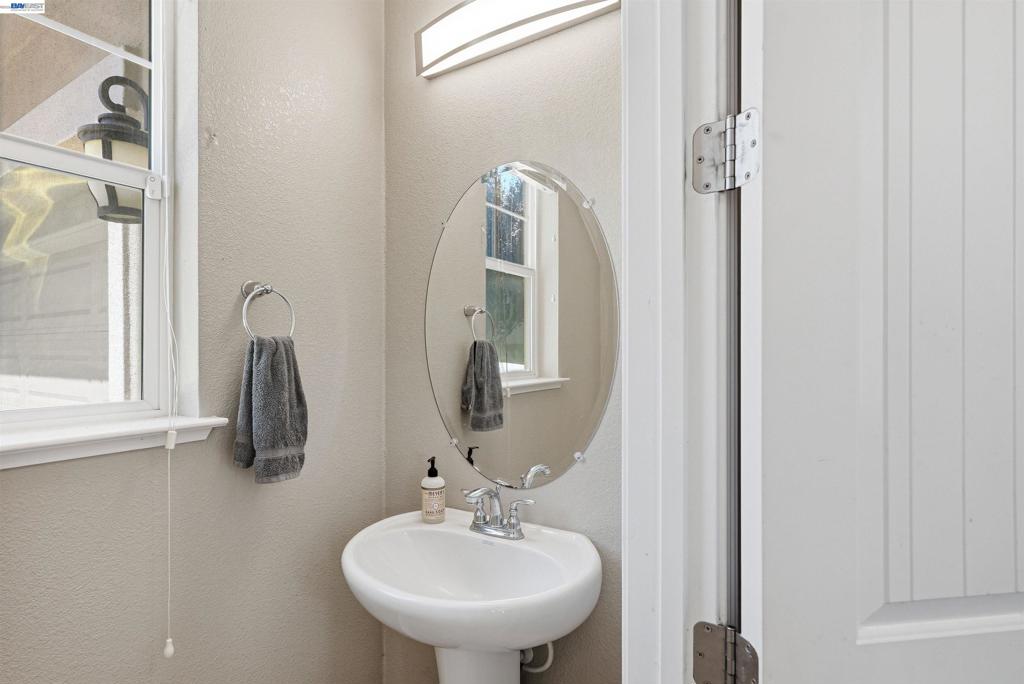 146 Halsey Way Property Photo 8