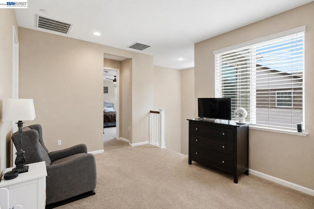 146 Halsey Way Property Photo 11