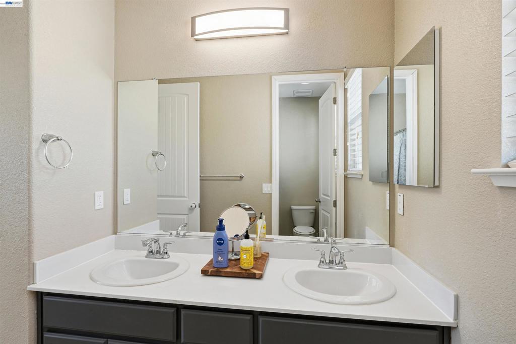 146 Halsey Way Property Photo 17