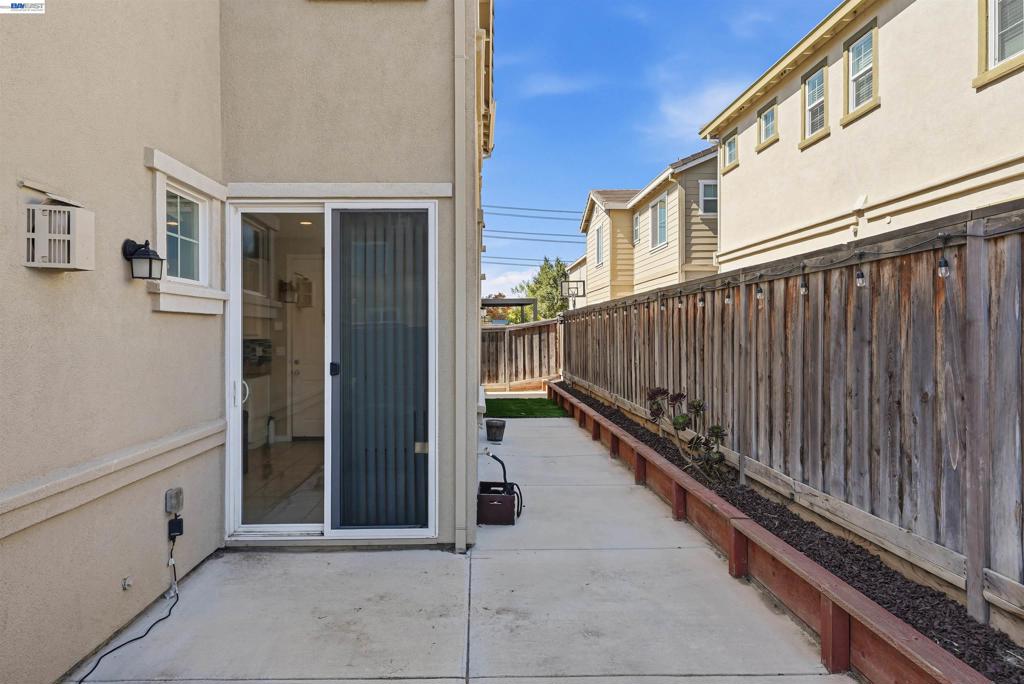 146 Halsey Way Property Photo 28