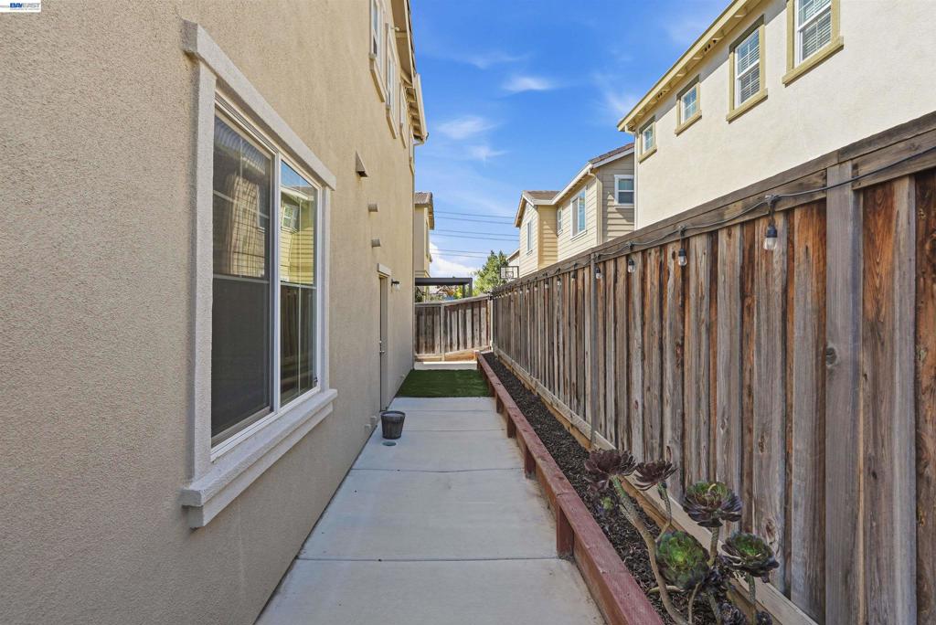 146 Halsey Way Property Photo 29