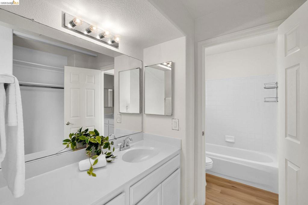 678 Cherry Tree Way Property Photo 25