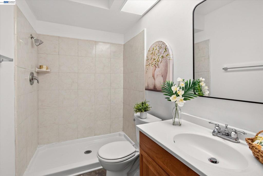 55 Massolo Dr B Property Photo 15