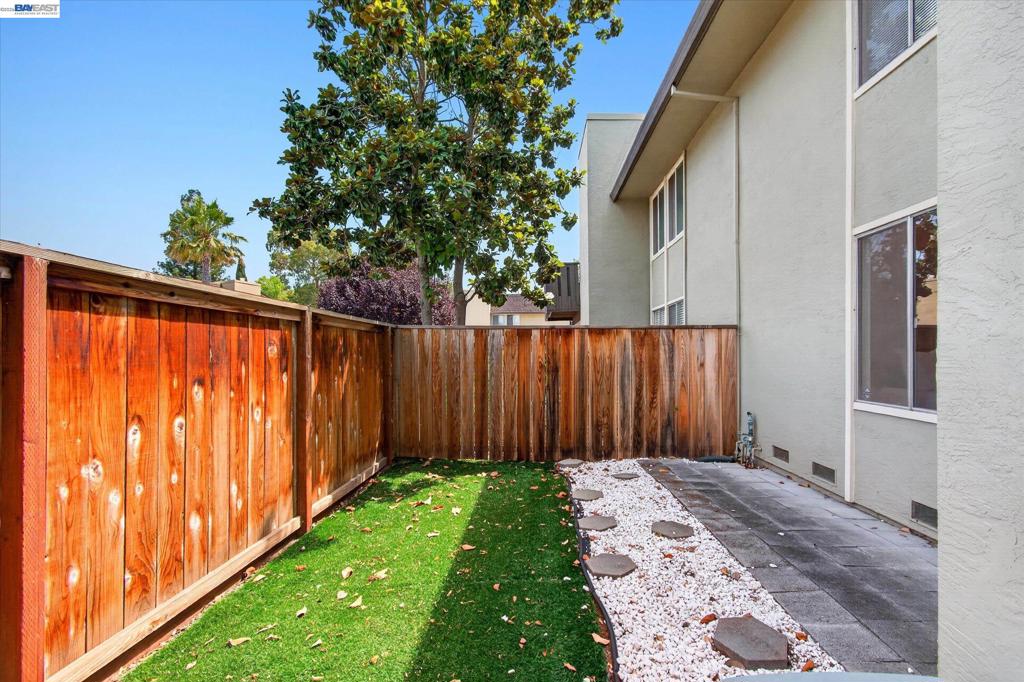 55 Massolo Dr B Property Photo 21