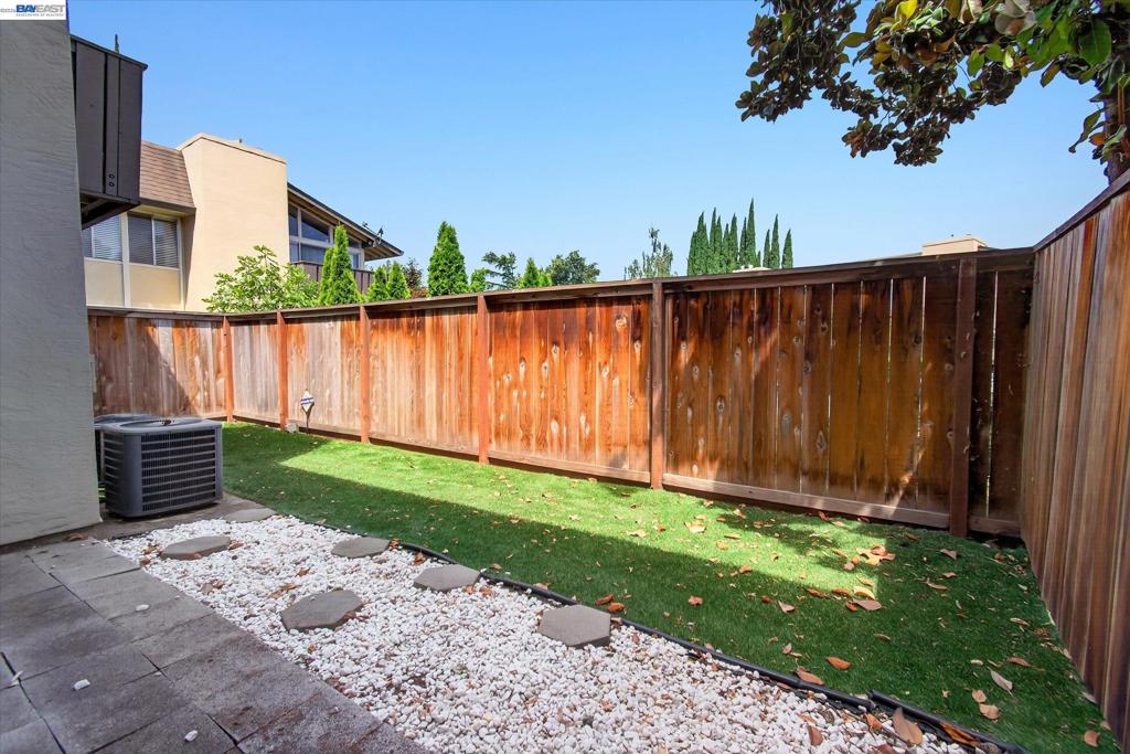 55 Massolo Dr B Property Photo 22