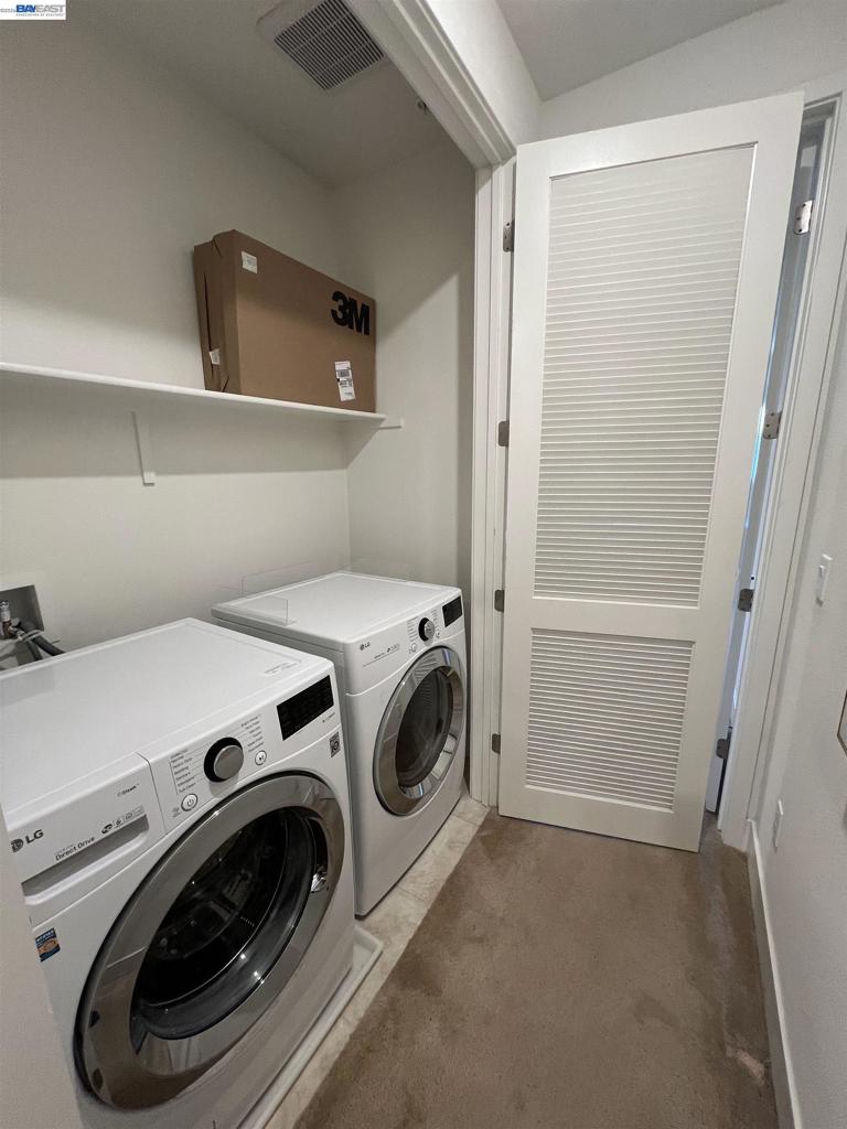 1233 Merry Loop Property Photo 8