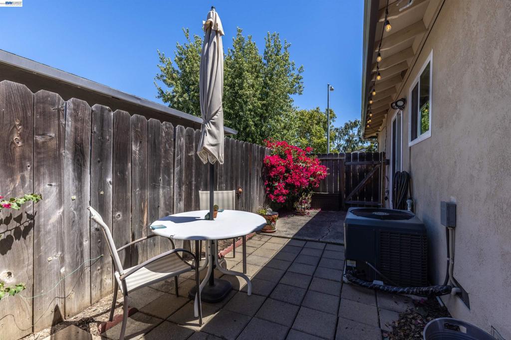 5252 & 5250 Norma Way Property Photo 15