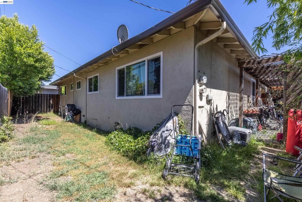 5252 & 5250 Norma Way Property Photo 37