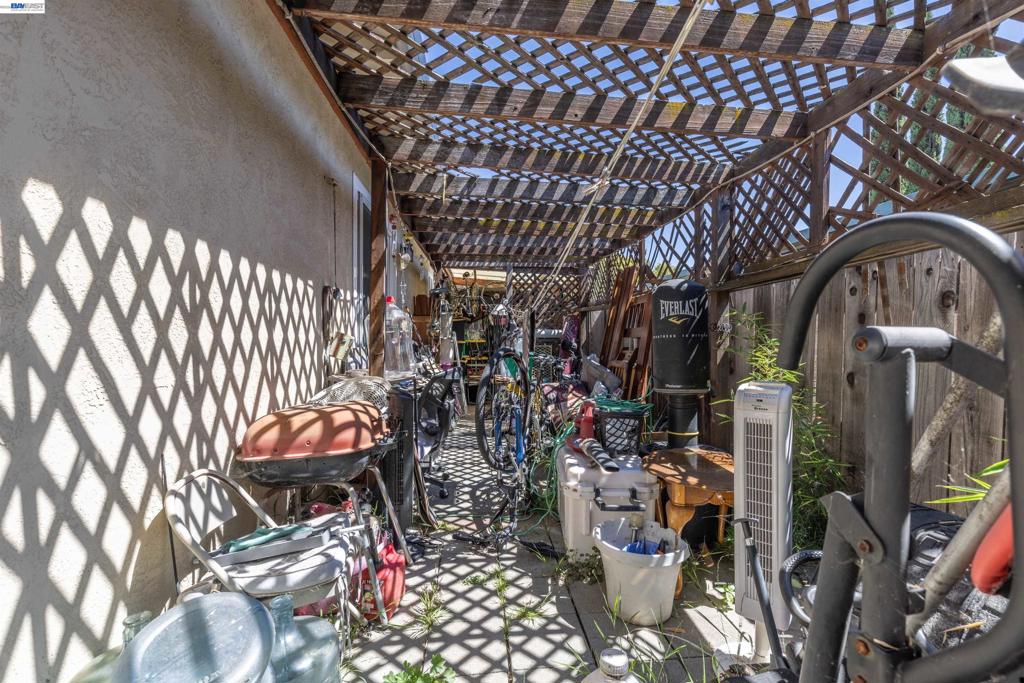 5252 & 5250 Norma Way Property Photo 38