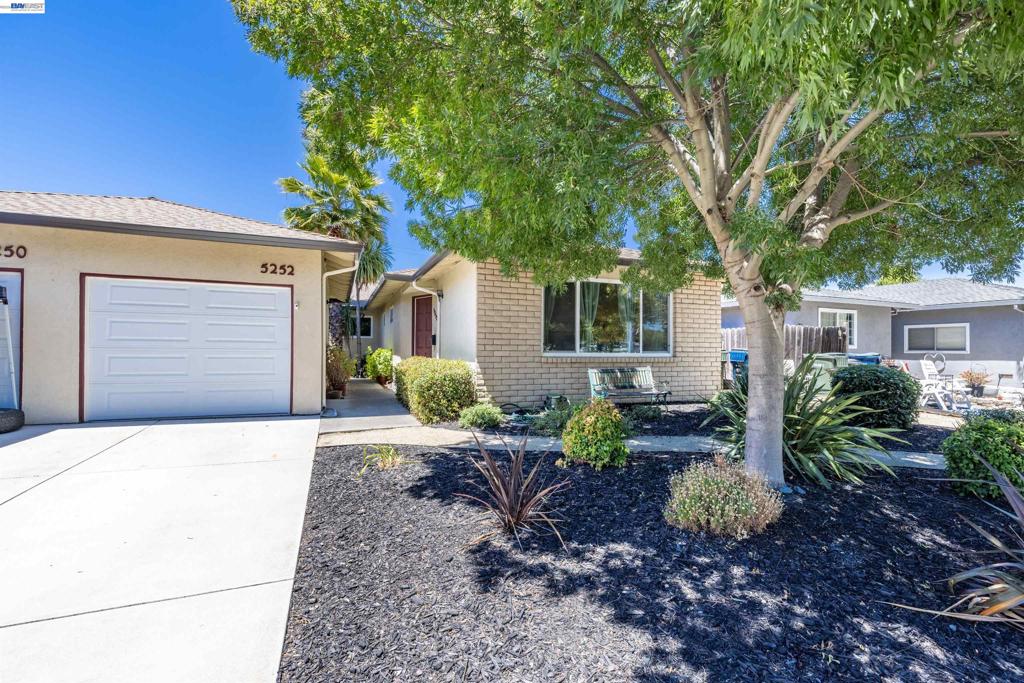 5252 & 5250 Norma Way Property Photo 39