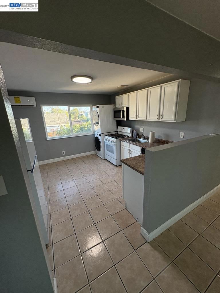 1050 Grand Ave. Property Photo 4