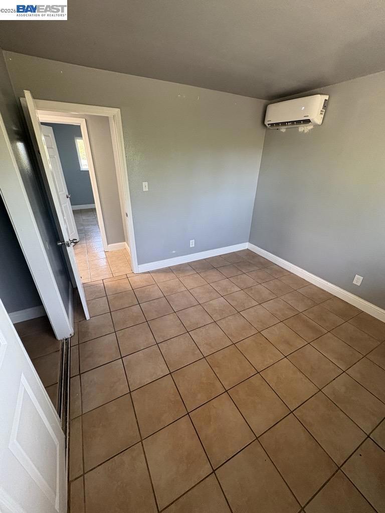 1050 Grand Ave. Property Photo 9