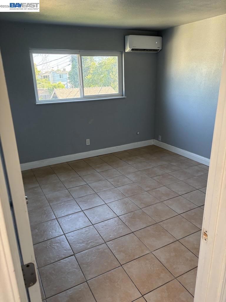 1050 Grand Ave. Property Photo 13
