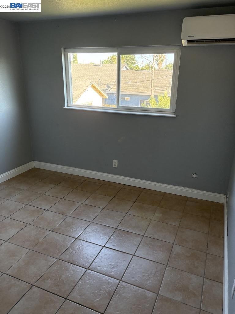 1050 Grand Ave. Property Photo 14