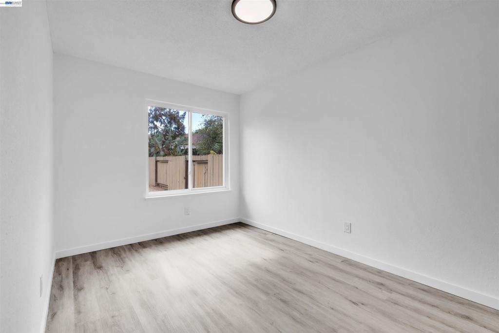 883 Inverness Ct Property Photo 13