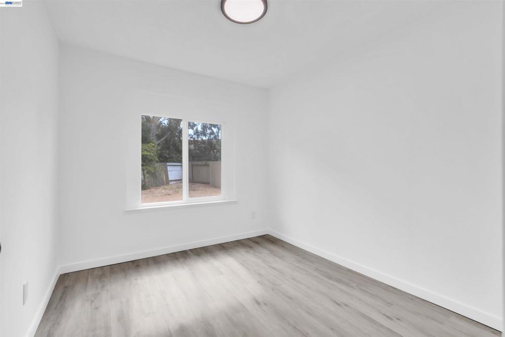 883 Inverness Ct Property Photo 17
