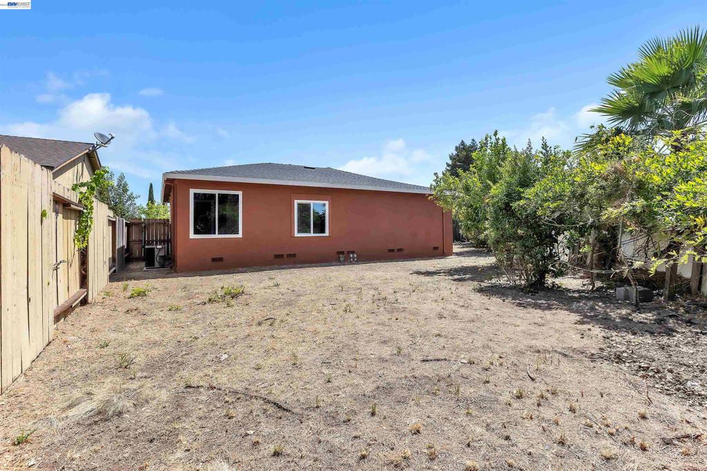 883 Inverness Ct Property Photo 24