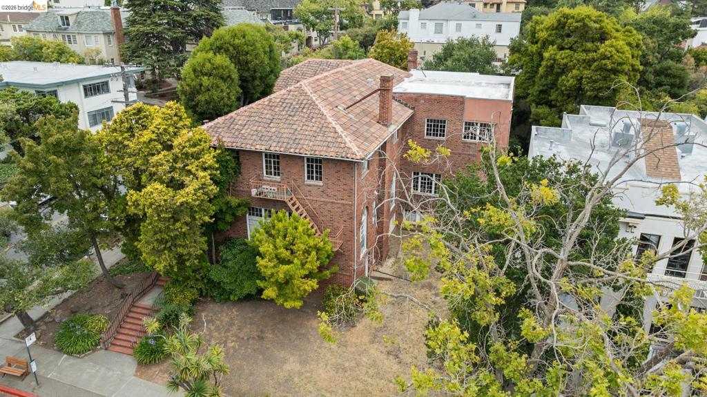 2510 Le Conte Ave Property Photo 2
