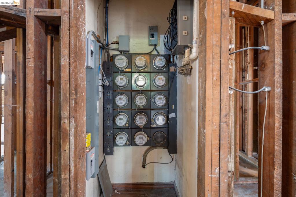 2510 Le Conte Ave Property Photo 18