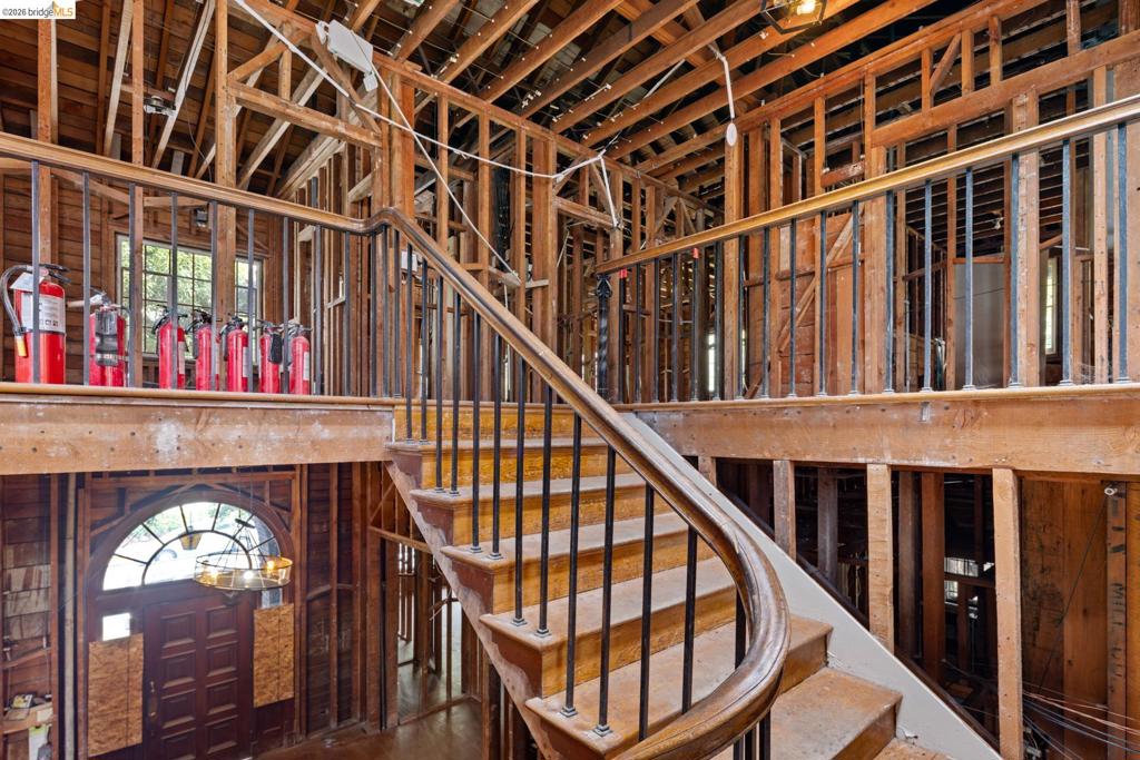 2510 Le Conte Ave Property Photo 20