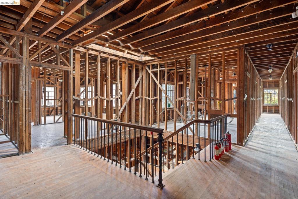 2510 Le Conte Ave Property Photo 21