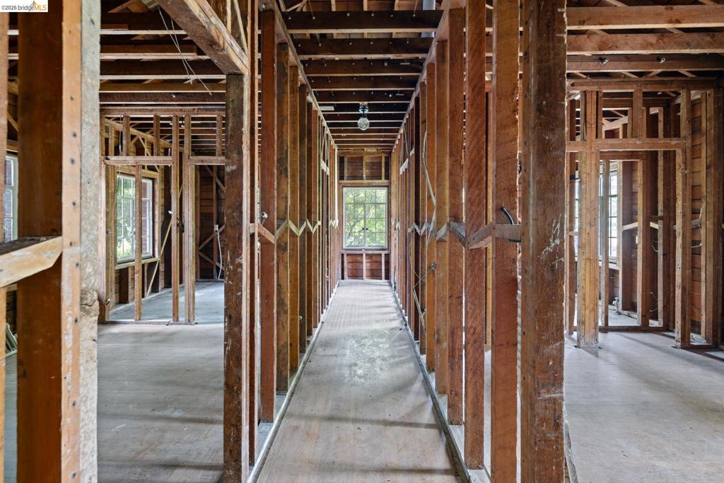2510 Le Conte Ave Property Photo 22