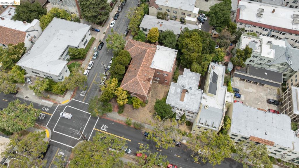 2510 Le Conte Ave Property Photo 33