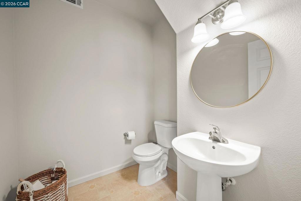 152 Gibson Ave Property Photo 9