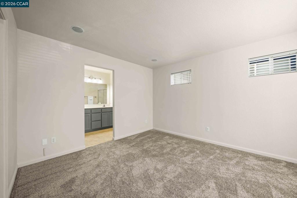 152 Gibson Ave Property Photo 25
