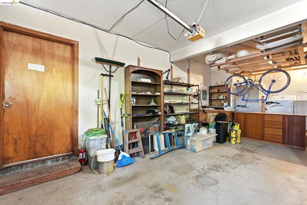 2915 Benvenue Ave C Property Photo 17