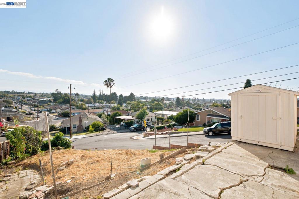 17005 Santa Fe St Property Photo 2